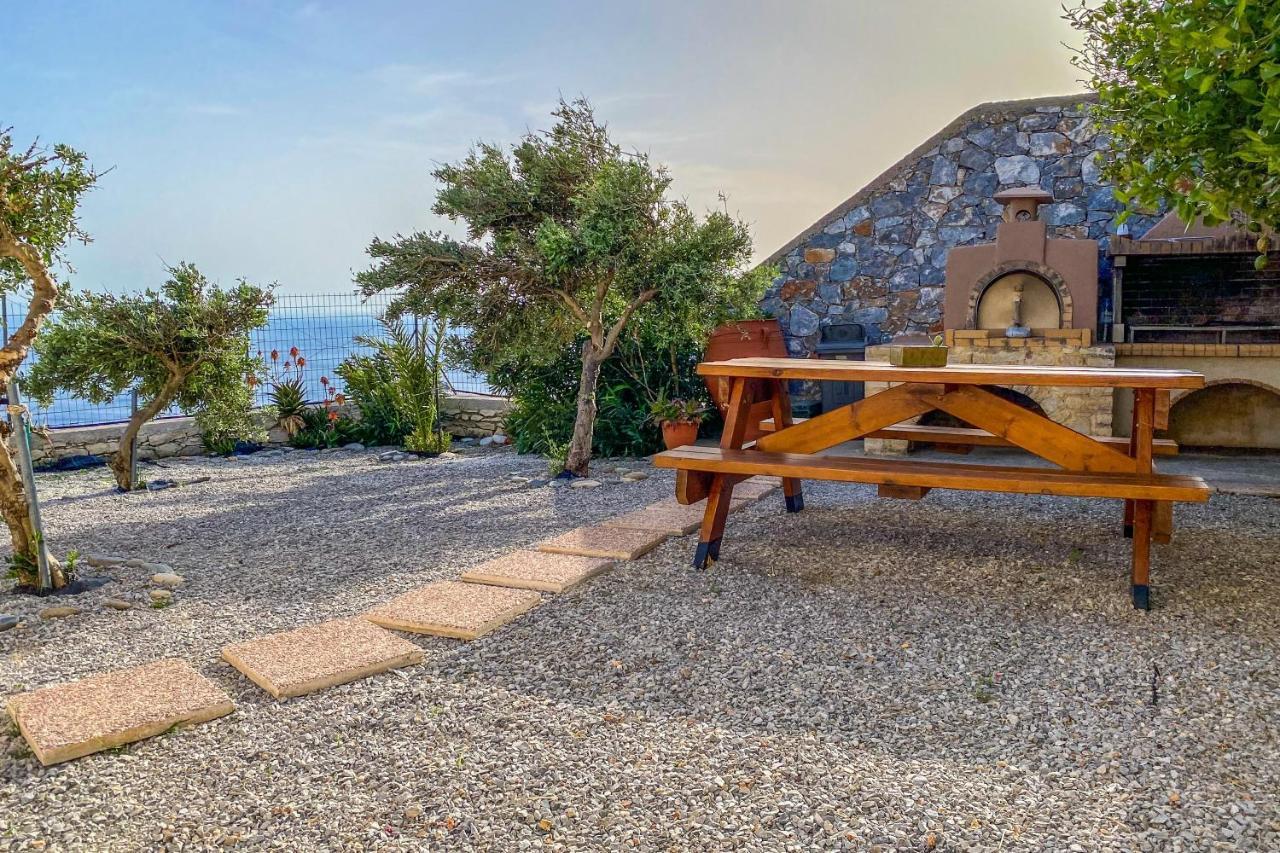 Maistros Villa Rodhákinon Exterior foto